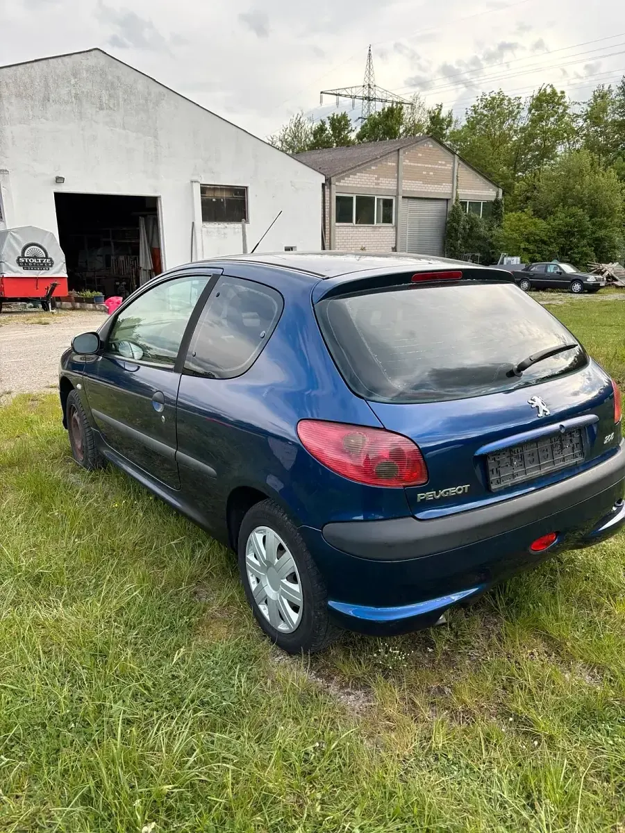 Gebraucht Peugeot 206 60 PS (44 kW) 2003 Blau Kleinwagen