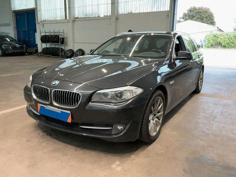 Grau Gebraucht 2012 BMW 525 Sport Line Kombi | 15.490 € (Etwas zu teuer) - Bild 1/4