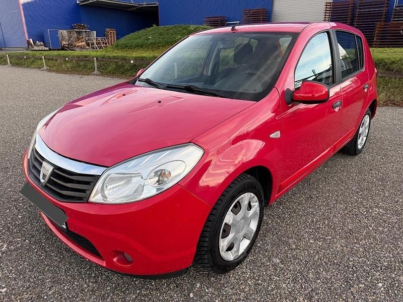 Rot Gebraucht 2010 Dacia Sandero Kleinwagen | 1.750 € (Fairer Preis) - Bild 1/4