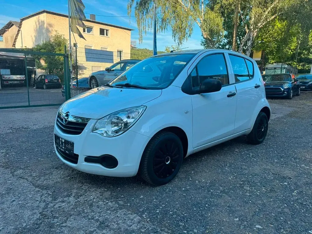 Gebraucht Opel Agila Basis 65 PS (47 kW) 2011 Weiß Kleinwagen