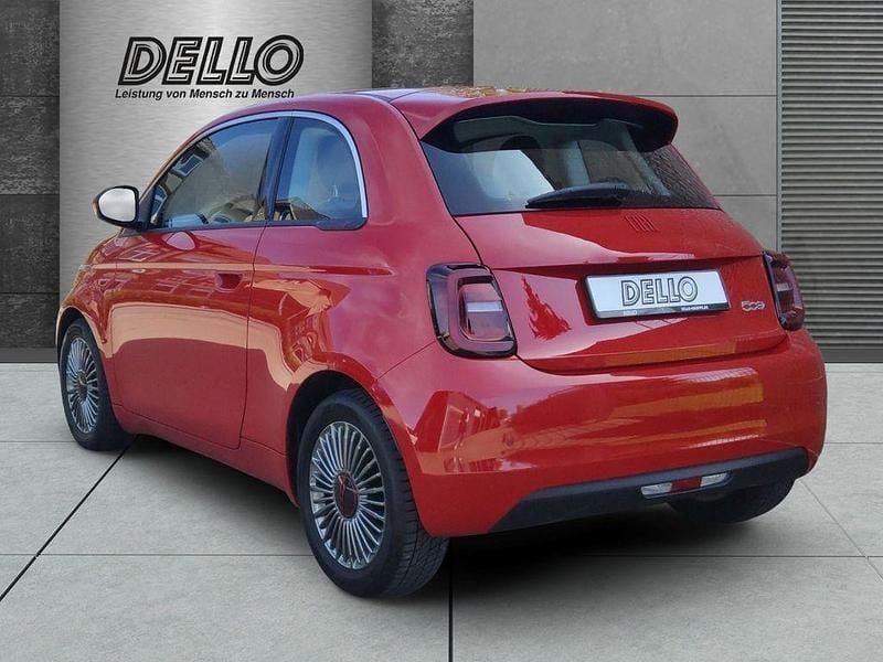 Gebraucht Fiat 500e Red 69 kW (95 PS) 2022 Red vr111/a Kleinwagen