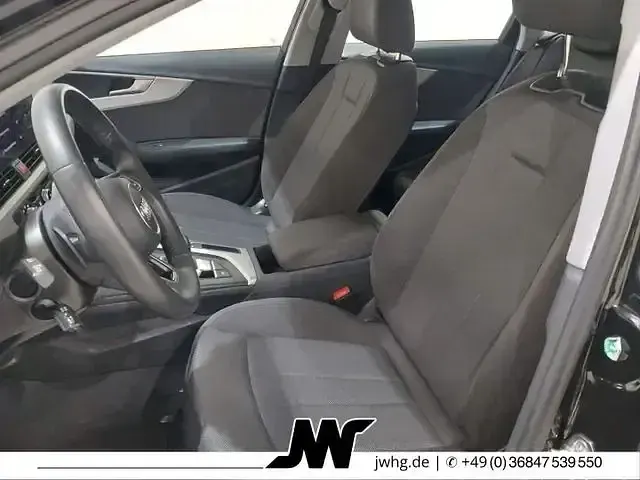Gebraucht Audi A4 163 PS (119 kW) 2022 Schwarz Kombi