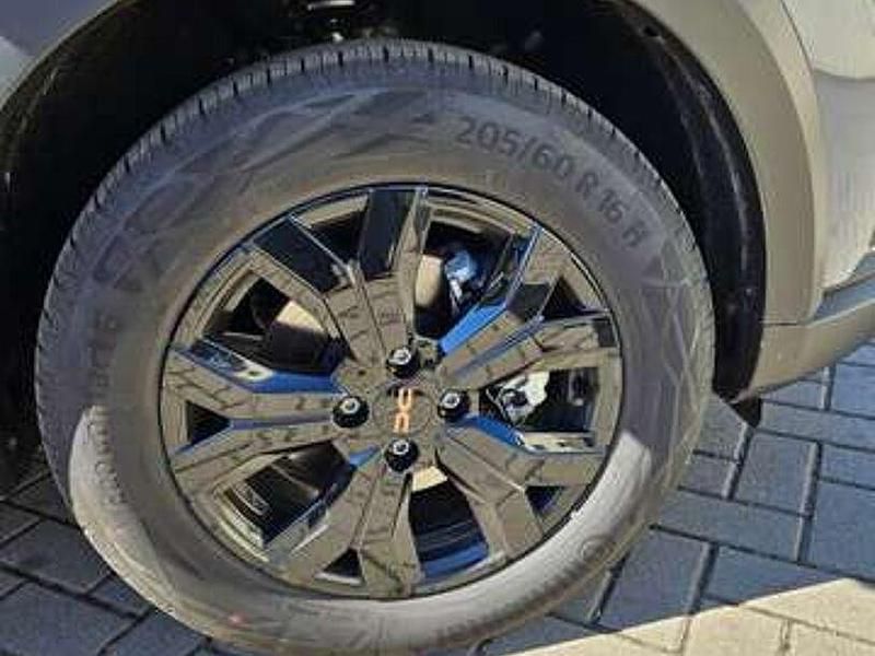 Gebraucht Dacia Jogger Extreme 141 PS (103 kW) 2025 Städtisches grau Van / Kleinbus