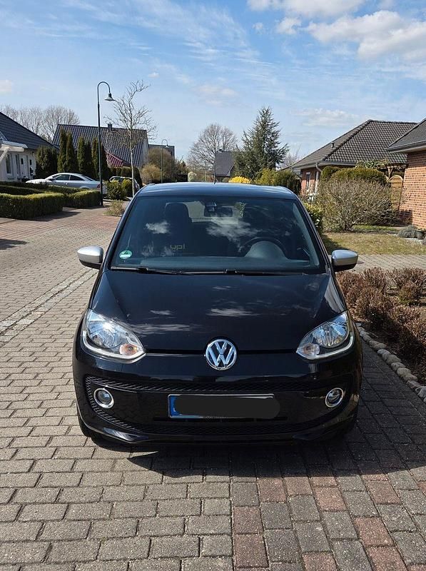Second-hand VW up! 75 CP (55 kW) 2015 Negru Hatchback