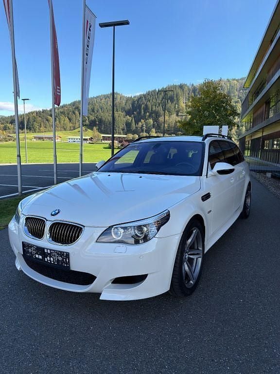 Weiß Gebraucht 2010 BMW M5 Performance Kombi | 125.000 € - Bild 1/4