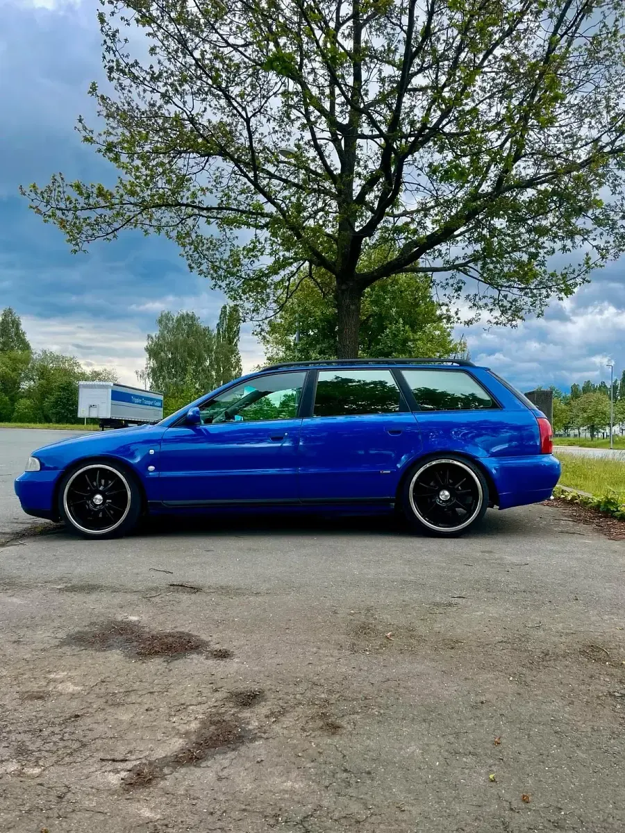 Usata Audi A4 110 CV (80 kW) 1996 Blu Station wagon