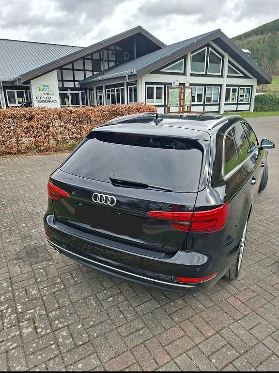 Gebraucht Audi A4 Ambiente 218 PS (160 kW) 2017 Schwarz Kombi