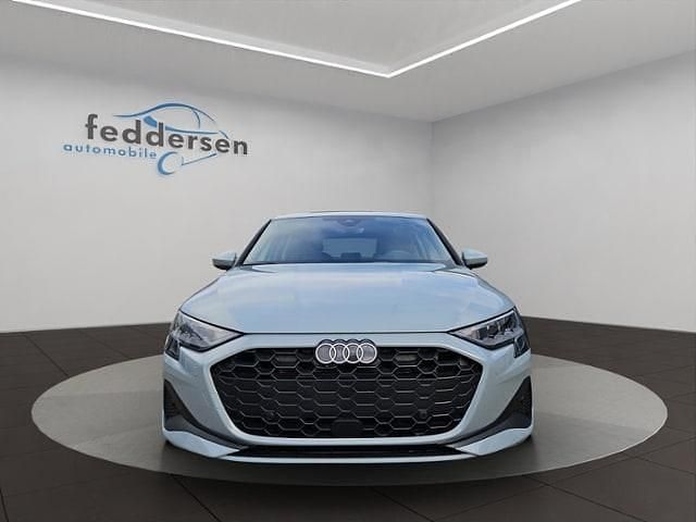 Neu Audi A3 Ambiente 150 PS (110 kW) 2025