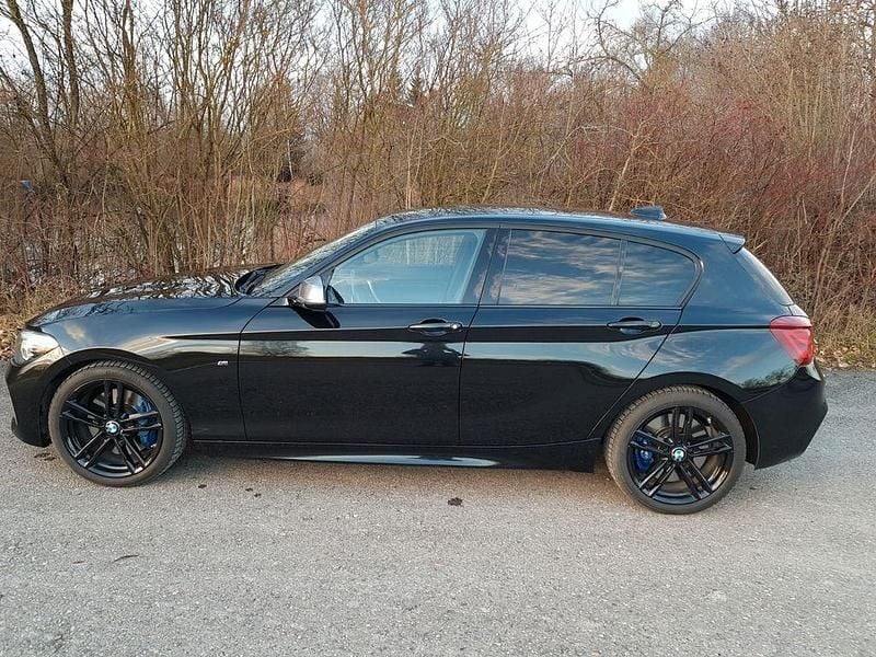 Schwarz Gebraucht 2019 BMW M140 M Sport Kleinwagen | 34.900 € (Fairer Preis) - Bild 1/4