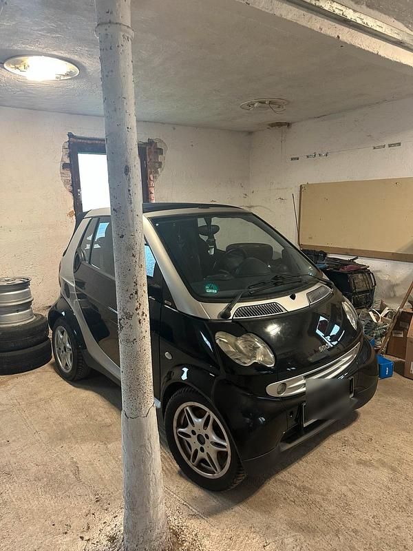 Schwarz Gebraucht 2001 Smart ForTwo Cabrio Cabrio | 1.500 € - Bild 1/4