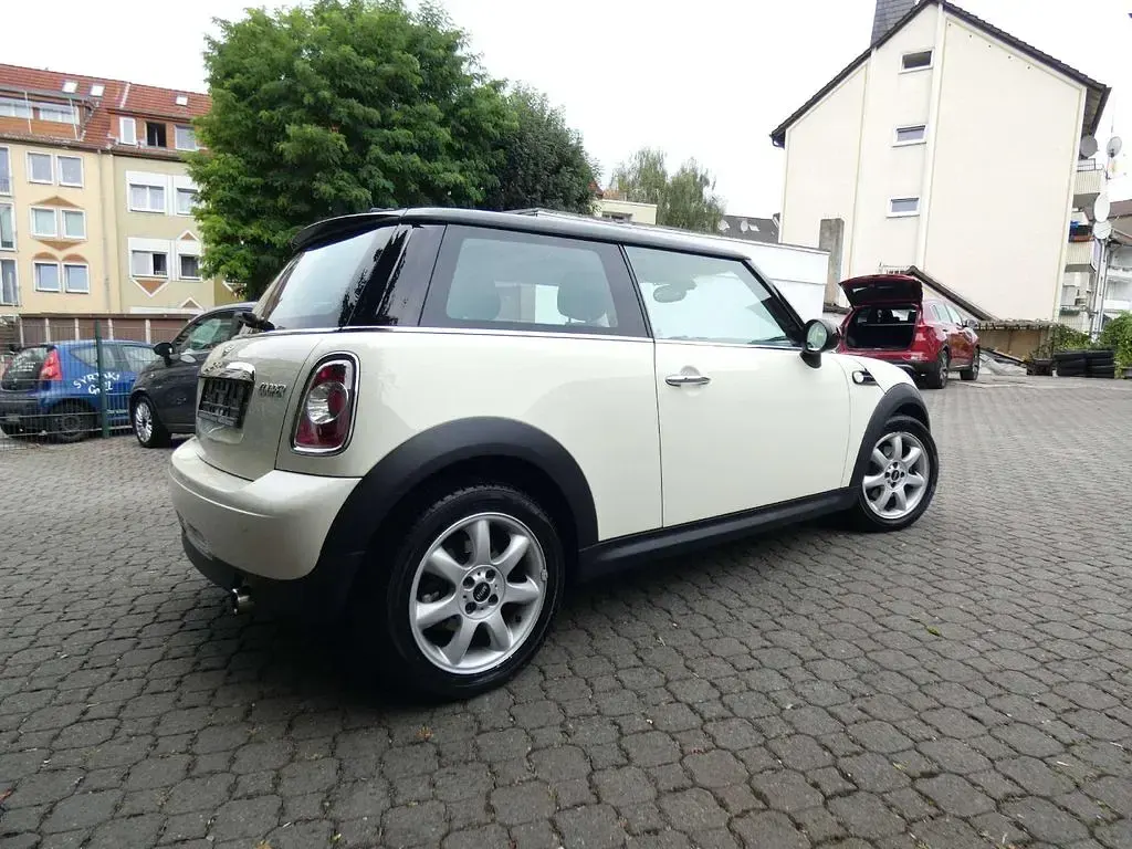 Gebraucht Mini Cooper 122 PS (89 kW) 2014 Pepper white Kleinwagen