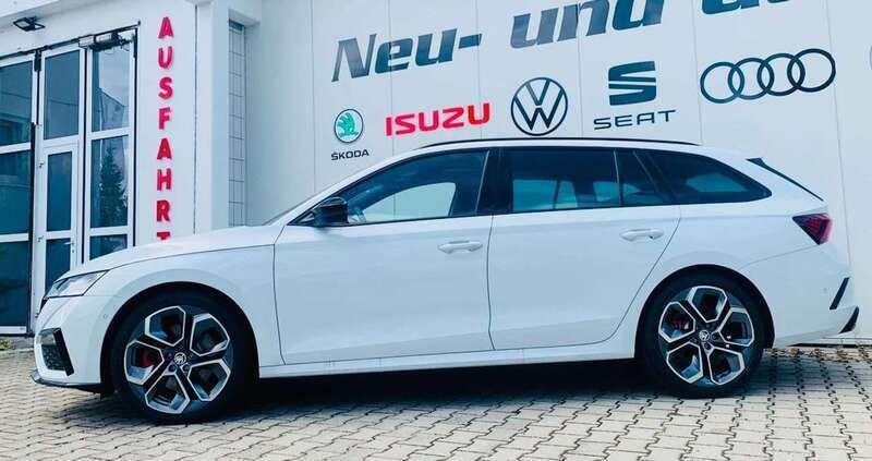 Gebraucht Skoda Octavia RS 245 PS (180 kW) 2023 Weiß Kombi