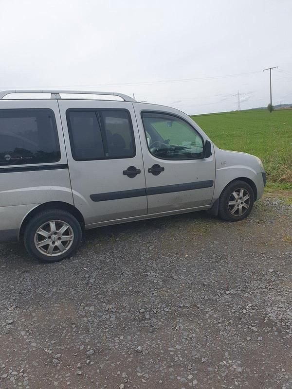 Gebraucht Fiat Doblò 2006 Silber Van / Kleinbus