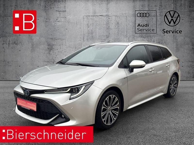 Silber Gebraucht 2022 Toyota Corolla Team Kombi | 23.950 € (Fairer Preis) - Bild 1/3