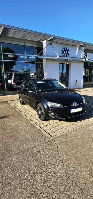 Schwarz Gebraucht 2016 VW Golf VII Highline Kleinwagen | 13.400 € (Etwas zu teuer) - Bild 1/1