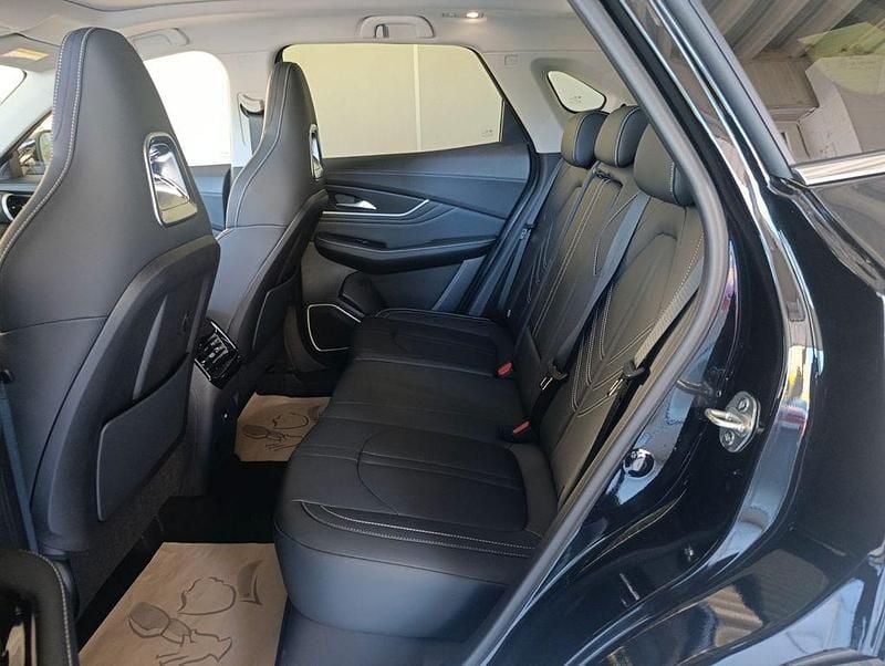 Neu DFSK Forthing 5 177 PS (130 kW) 2026 Schwarz SUV