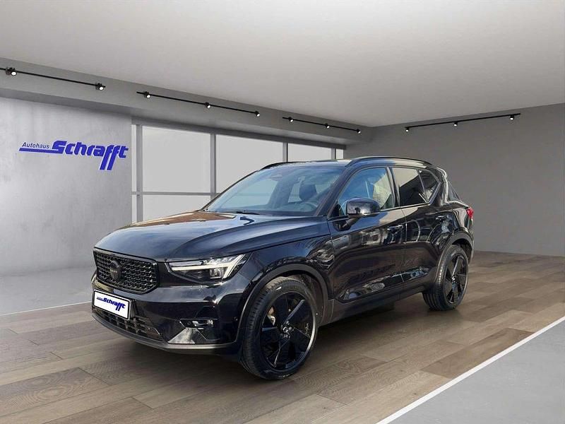 Onyx black / metallic Gebraucht 2025 Volvo XC40 Ultra SUV | 41.399 € (Teuer) - Bild 1/4