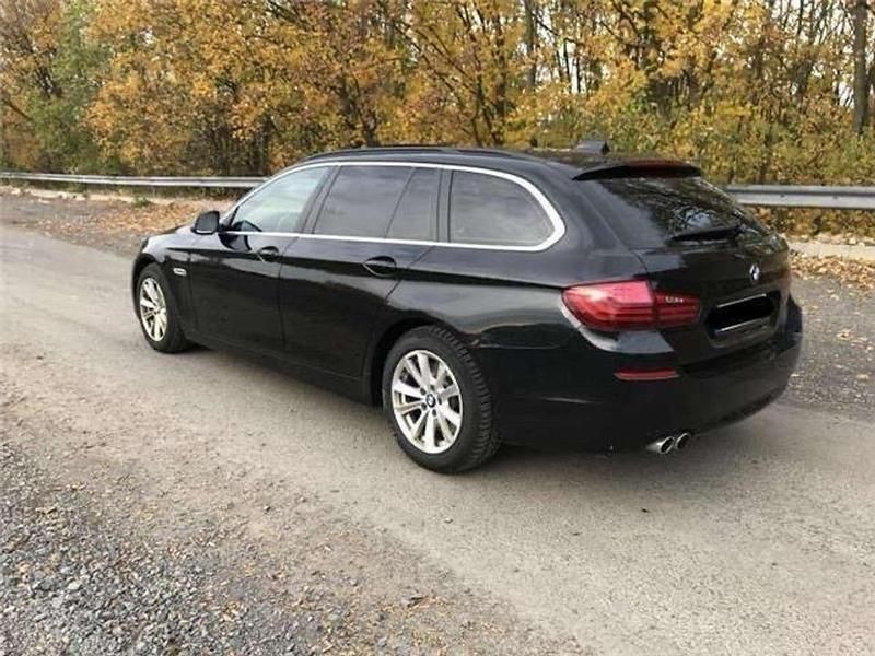 Gebraucht BMW 530 258 PS (189 kW) 2014 Schwarz Kombi
