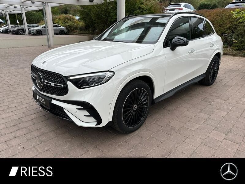 Weiss Gebraucht 2024 Mercedes GLC220 AMG SUV | 61.900 € (Guter Preis) - Bild 1/4