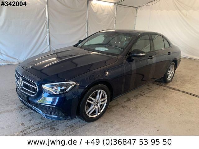 Blue metallic Gebraucht 2021 Mercedes E300 Limousine | 33.450 € (Superpreis) - Bild 1/4