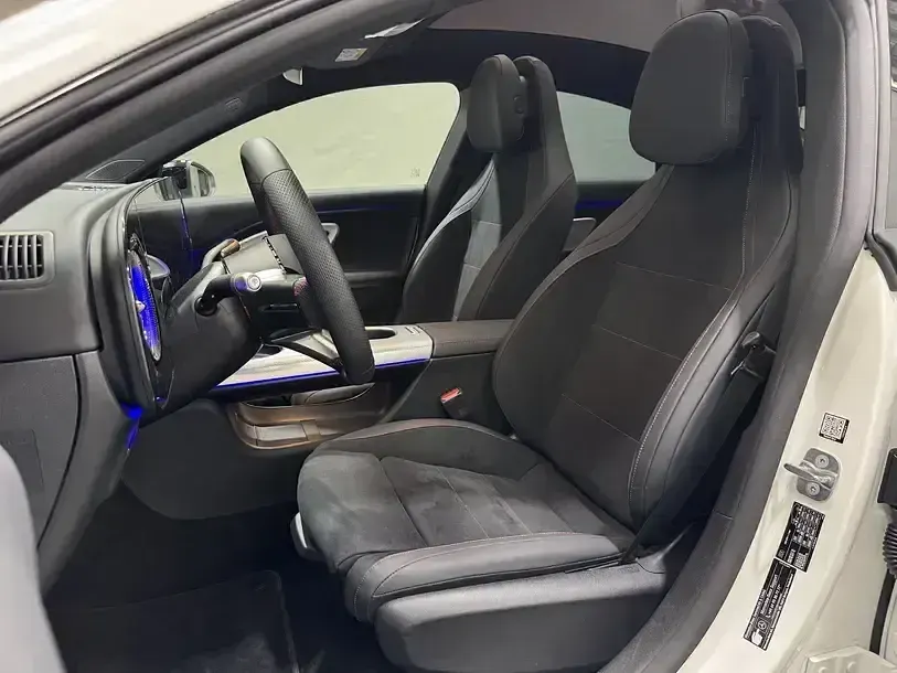 Gebraucht Mercedes CLA 250+ AMG 200 kW (272 PS) 2025 Weiß Limousine