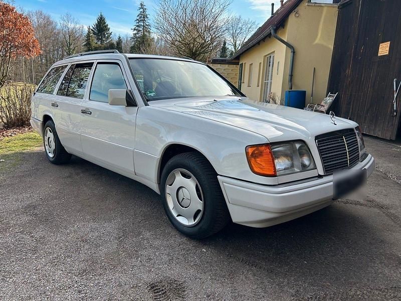 Gebraucht Mercedes 200 136 PS (100 kW) 1996 Weiß Kombi