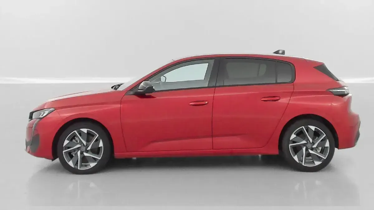 Gebraucht Peugeot 308 Allure 131 PS (96 kW) 2025 Rouge elixir Limousine