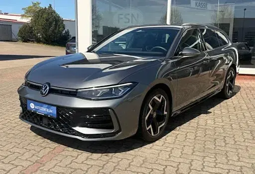 Gebraucht VW Passat R-line 193 PS (141 kW) 2025 Diabasgrau metallic Kombi
