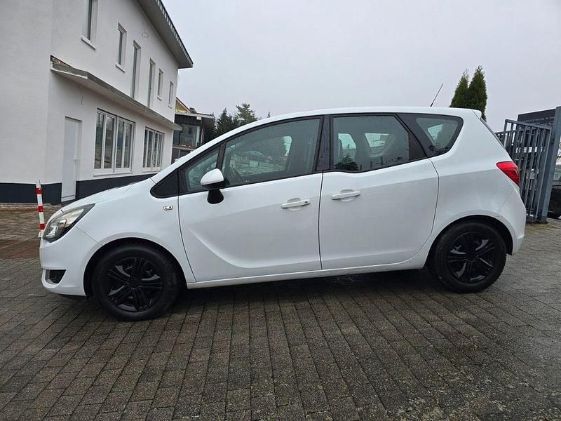 Gebraucht Opel Meriva Style 120 PS (88 kW) 2015 Weiß Van / Kleinbus