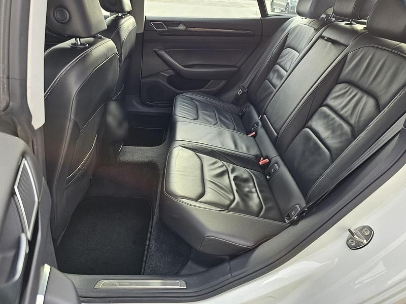 Gebraucht VW Arteon Elegance 150 PS (110 kW) 2017 Weiß Kleinwagen