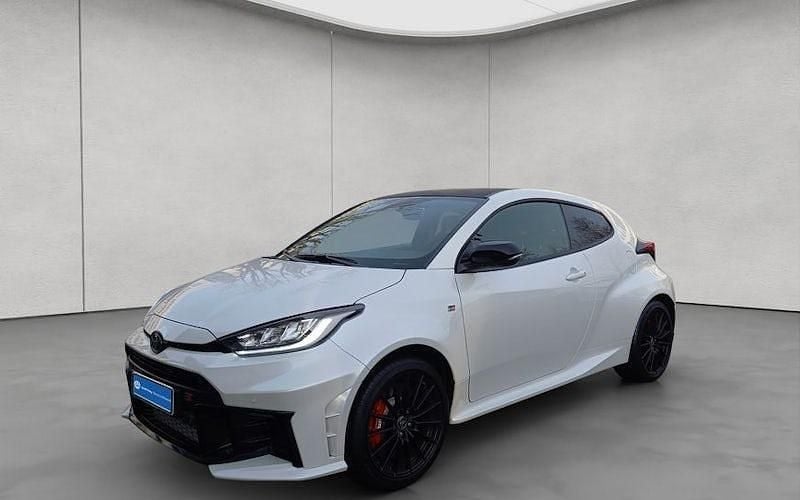 Weiß Neu 2024 Toyota Yaris Limousine | 48.450 € (Fairer Preis) - Bild 1/4