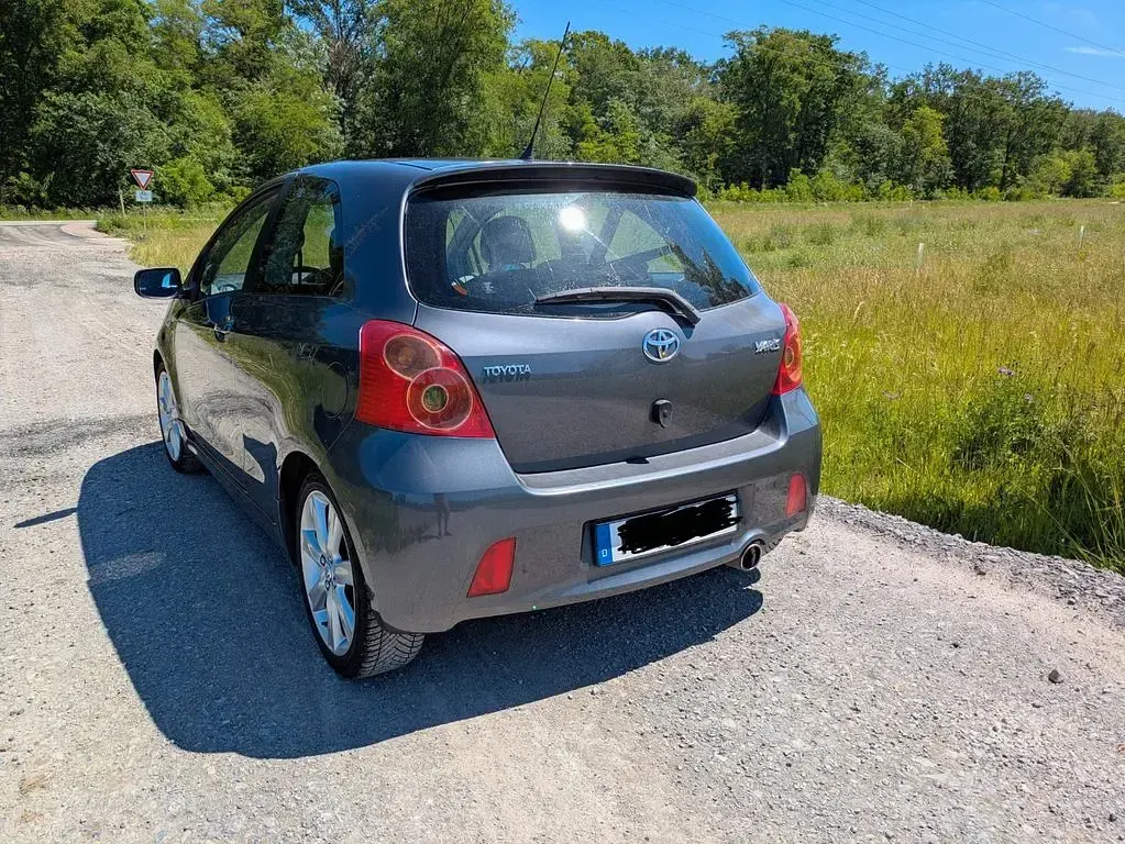 Gebraucht Toyota Yaris 133 PS (97 kW) 2007 Grau Kleinwagen