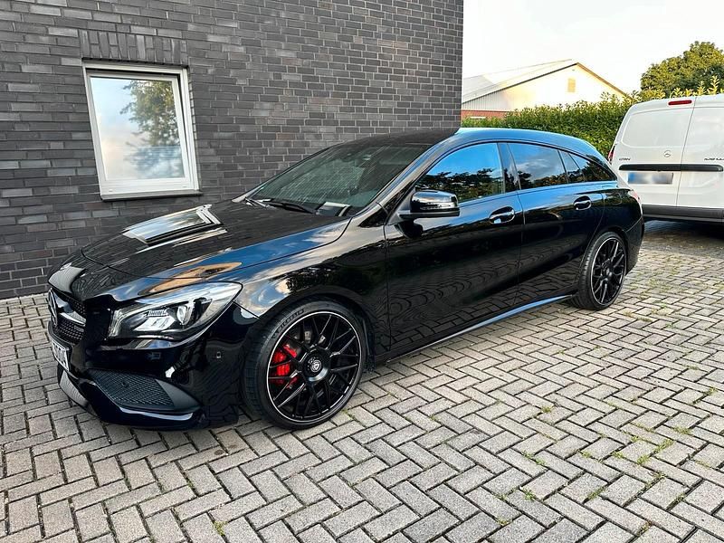 Gebraucht Mercedes CLA180 122 PS (89 kW) 2016 Schwarz Limousine