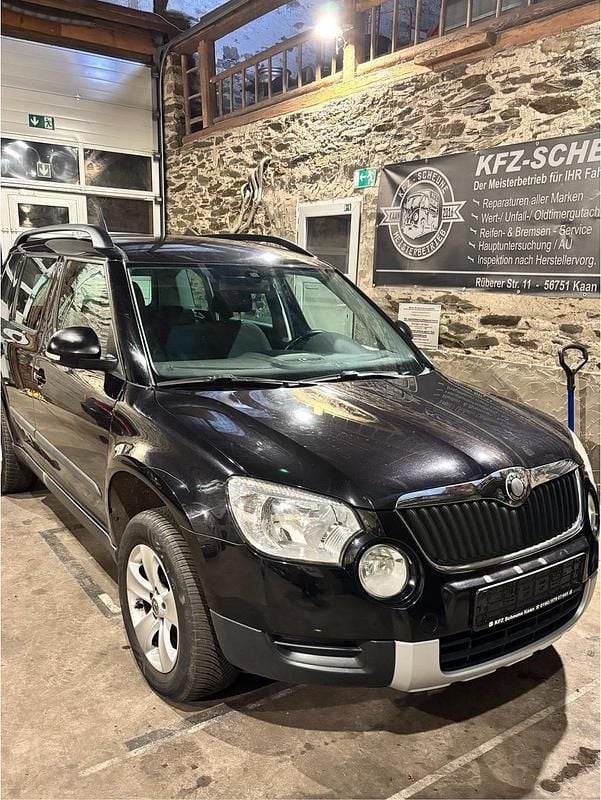 Schwarz Gebraucht 2010 Skoda Yeti SUV | 5.990 € (Fairer Preis) - Bild 1/4