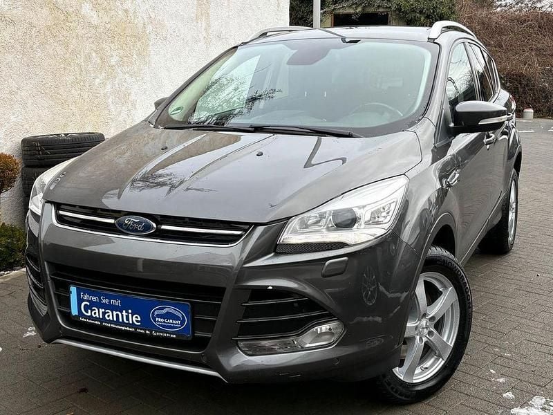 Gebraucht Ford Kuga Titanium 150 PS (110 kW) 2016 Grau SUV