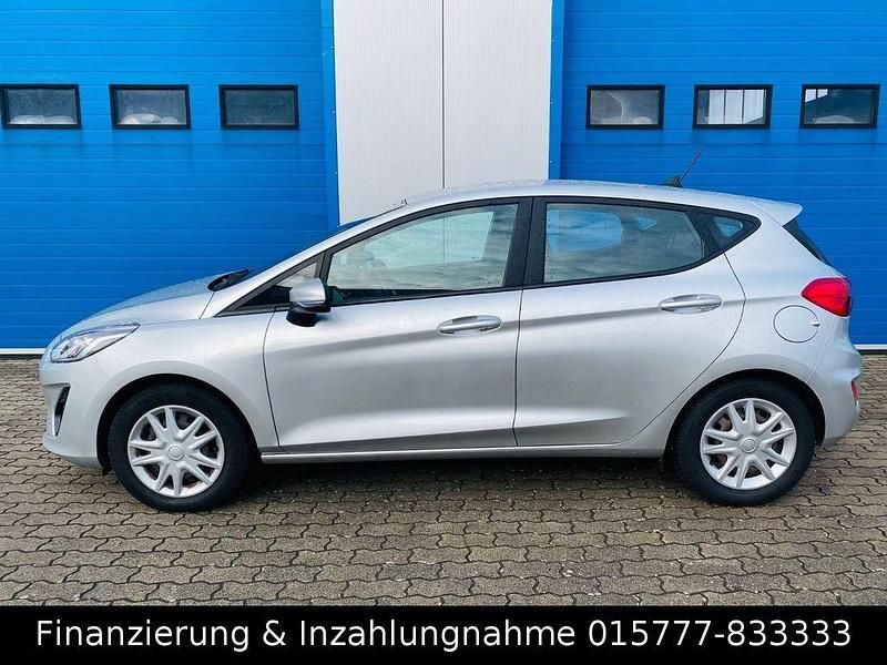 Silber Gebraucht 2020 Ford Fiesta Titanium Kleinwagen | 9.990 € (Guter Preis) - Bild 1/4