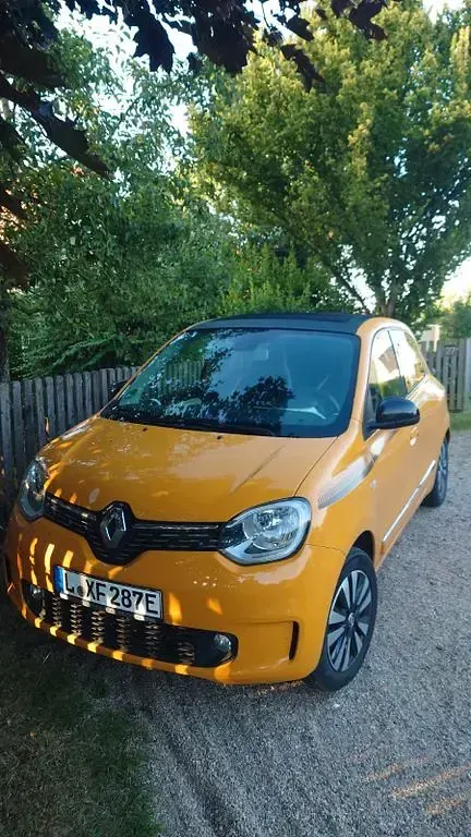 Gebraucht Renault Twingo Techno 60 kW (82 PS) 2022 Gelb Kleinwagen