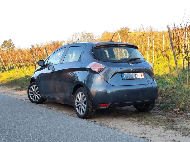 Grau Gebraucht 2020 Renault Zoe Experience Kleinwagen | 12.700 € (Etwas zu teuer) - Bild 1/4