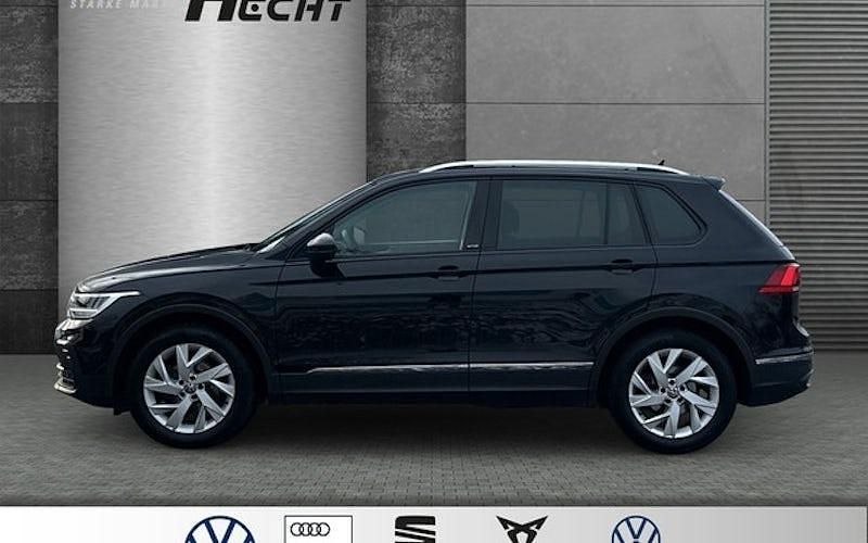 Gebraucht VW Tiguan Active 150 PS (110 kW) 2023 Schwarz SUV