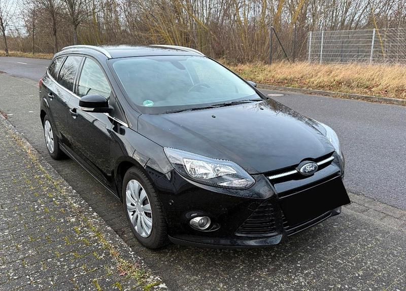 Schwarz Gebraucht 2013 Ford Focus Titanium Kombi | 4.290 € (Etwas zu teuer) - Bild 1/4