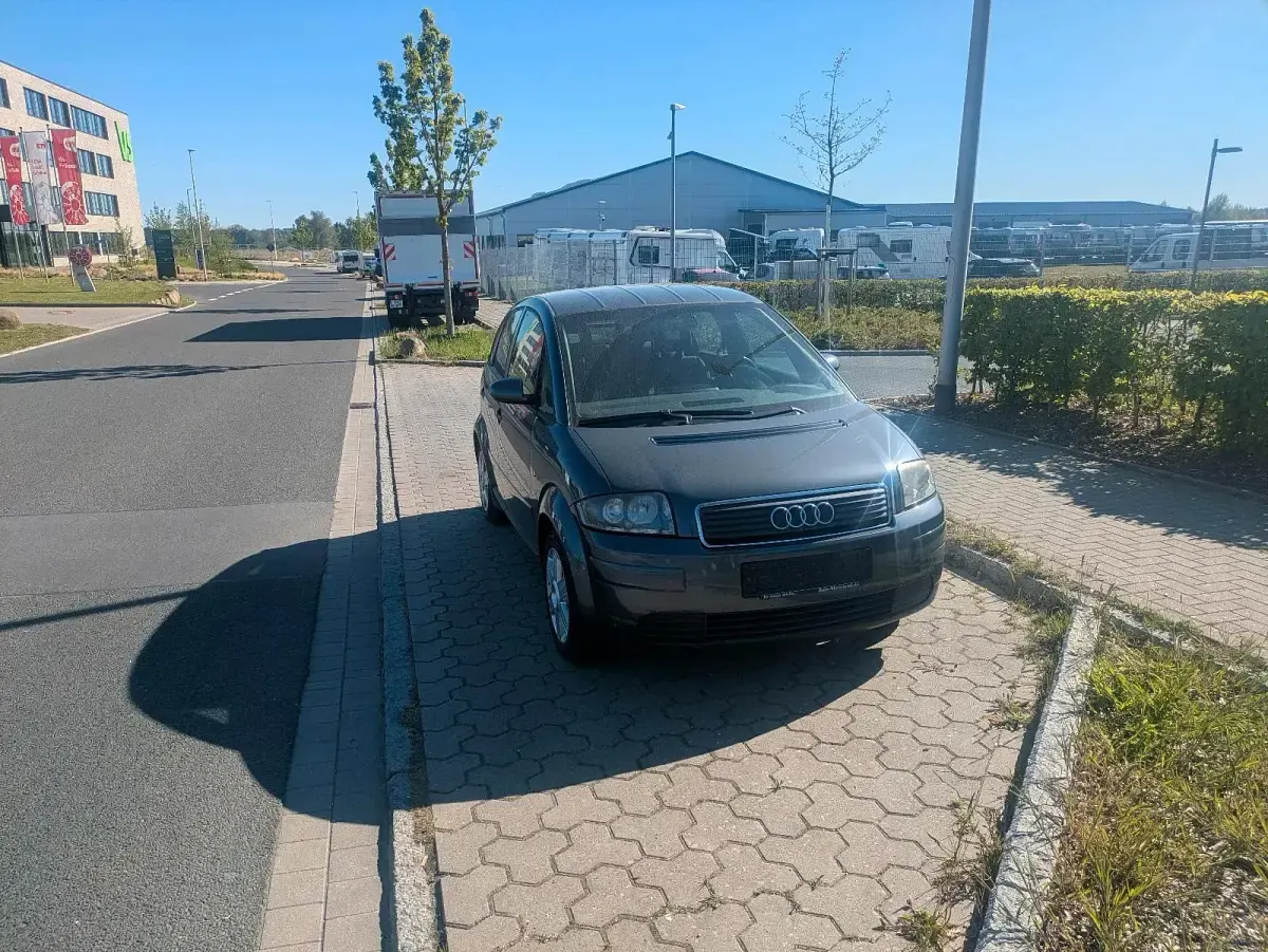 Gebraucht Audi A2 90 PS (66 kW) 2005 Grau Kleinwagen