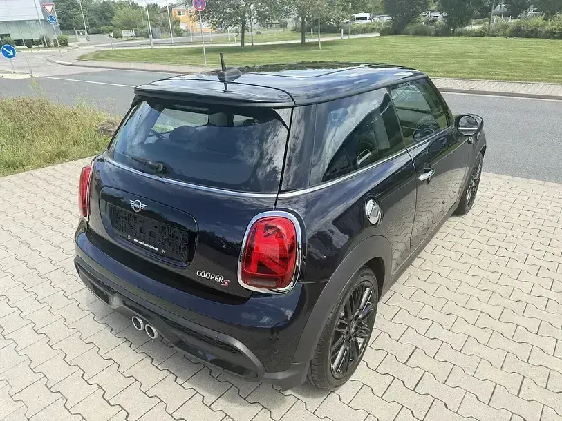 Gebraucht Mini Cooper S Classic 178 PS (130 kW) 2024 Enigmatic black (metallic) Kleinwagen