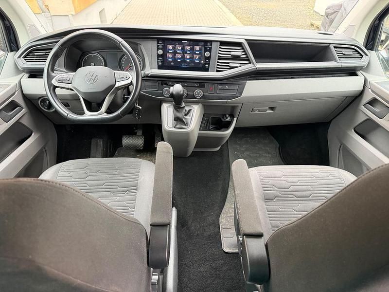 Gebraucht VW Caravelle Comfortline 150 PS (110 kW) 2021 Starlight blue Van / Kleinbus