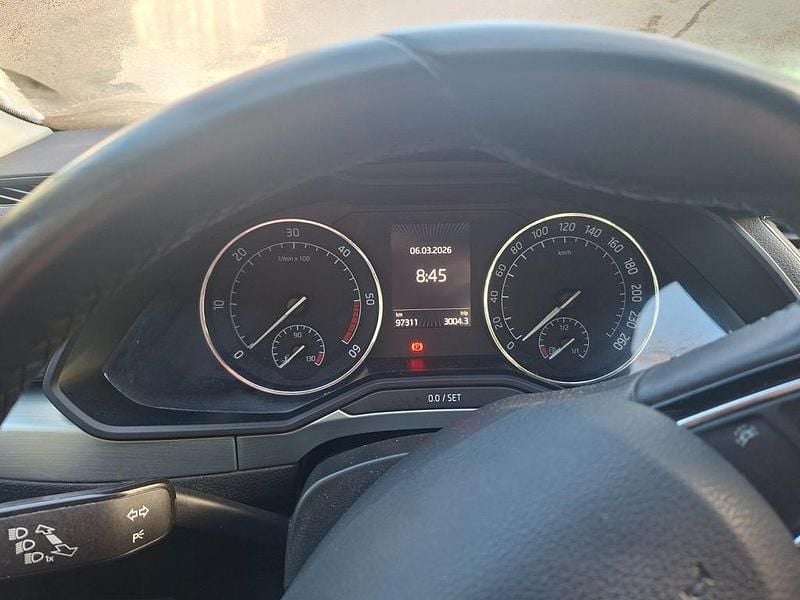 Gebraucht Skoda Superb Ambition 150 PS (110 kW) 2015 Weiß Kombi