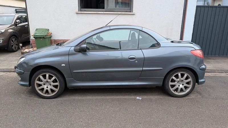 Blau Gebraucht 2006 Peugeot 206 CC Cabrio | 350 € - Bild 1/4