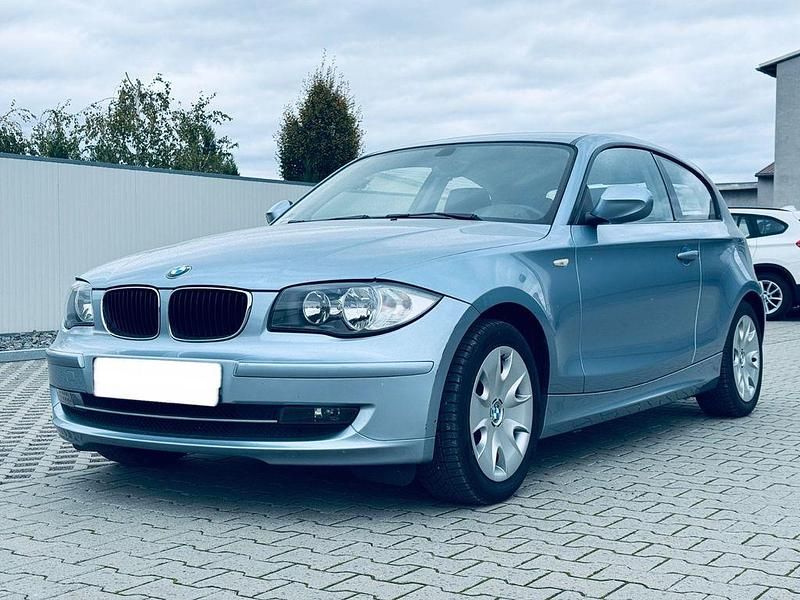 Blau Gebraucht 2009 BMW 116 Kleinwagen | 4.500 € (Fairer Preis) - Bild 1/4