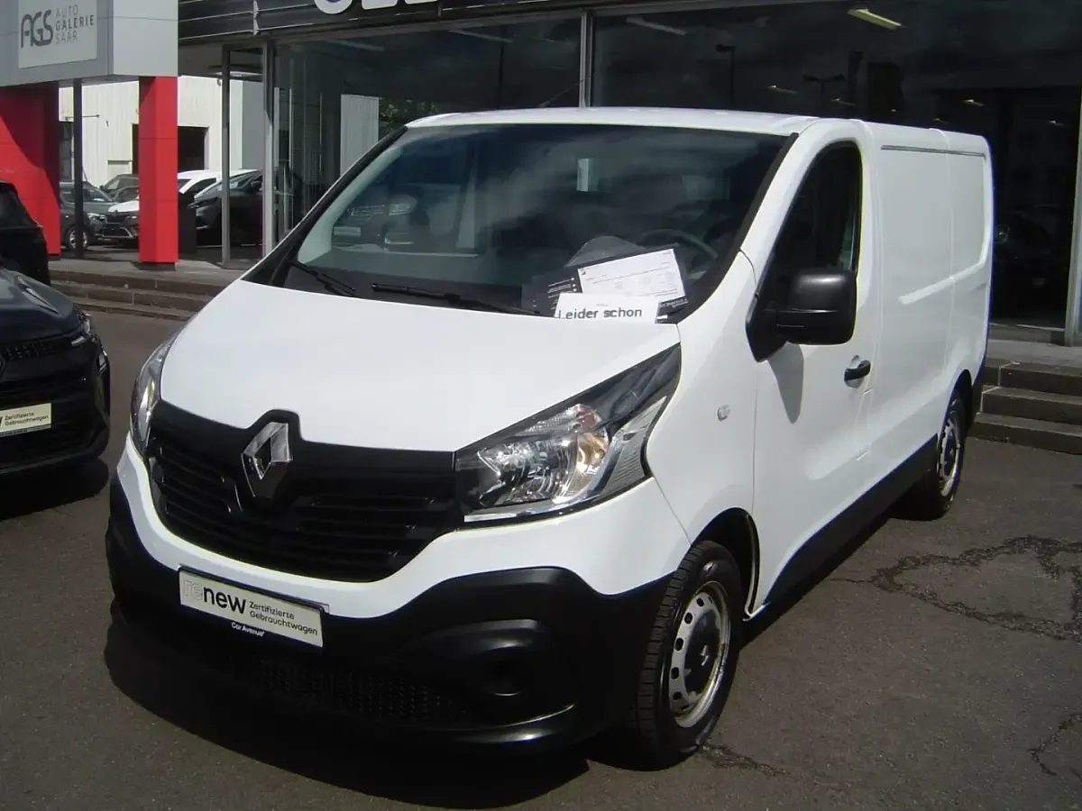 Gebraucht Renault Trafic Komfort 95 PS (69 kW) 2018 Gletscherweiss (weiss) Van / Kleinbus