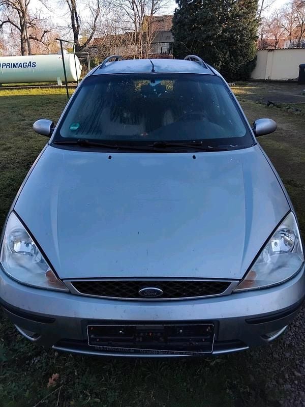 Silber Gebraucht 2002 Ford Focus Ghia Kombi | 650 € (Superpreis) - Bild 1/4