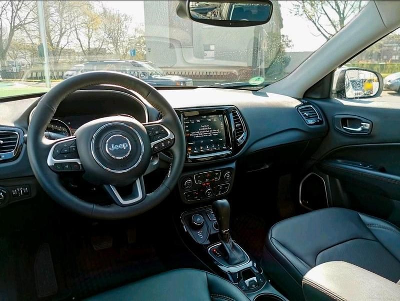 Gebraucht Jeep Compass Limited 170 PS (125 kW) 2020 Schwarz SUV