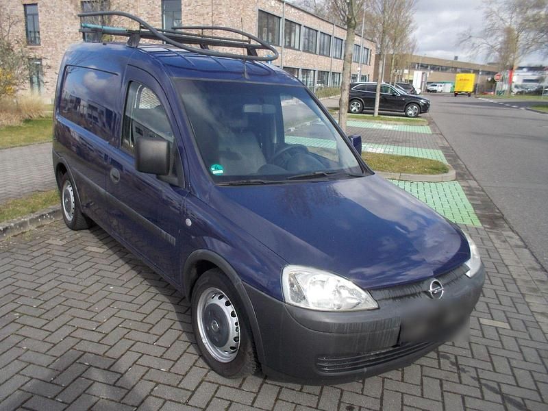 Second-hand Opel Combo 90 CP (66 kW) 2009 Albastru Monovolum